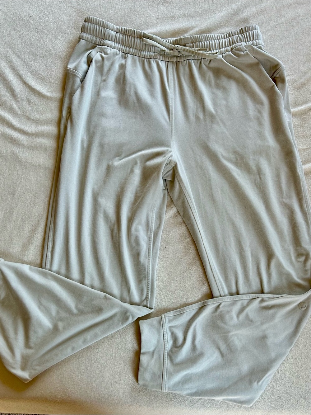 Lululemon Light Weight Joggers Sz 6